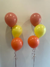 Load image into Gallery viewer, Staggered 3 Balloon Bouquet