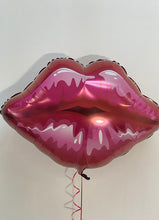 Load image into Gallery viewer, Kissy Lips Supershape
